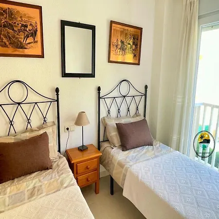 Lmha24, De Frente Marino, 2 Bedroom, 1 Bathroom With Pool View